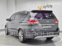 2017 KIA Carnival