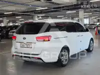 2017 KIA Carnival