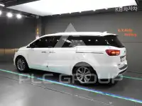 2017 KIA Carnival