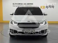 2017 KIA Carnival