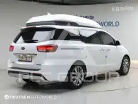 2017 KIA Carnival
