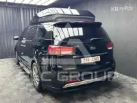 2017 KIA Carnival