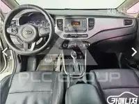 2017 KIA Carens