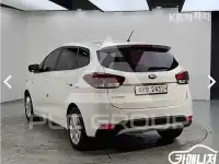 2017 KIA Carens