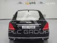 2017 Genesis G90