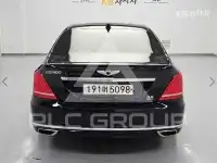 2017 Genesis G90