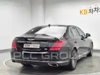 2017 Genesis G90