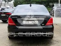 2017 Genesis G90