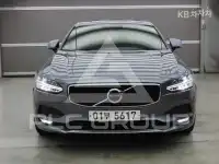 2017 Volvo S90