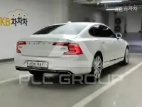 2017 Volvo S90