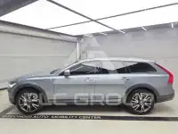 2017 Volvo V90