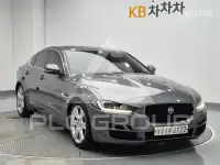 2017 Jaguar XE