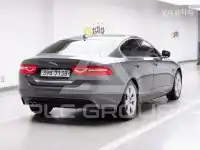 2017 Jaguar XE