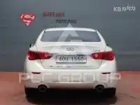 2017 Infinity Q