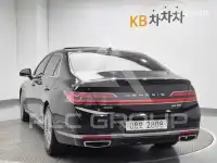 2018 Genesis G90