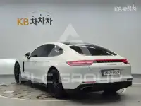 2018 Porsche Panamera