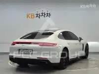 2018 Porsche Panamera