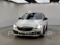 2018 Volvo V40
