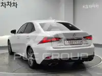2019 Lexus IS