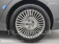 2020 Genesis G90