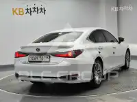 2020 Lexus ES