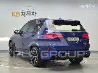 2021 BMW M1