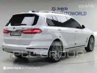 2021 BMW X7