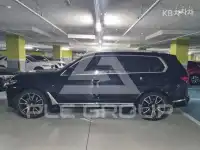 2021 BMW X7