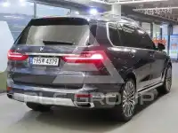 2021 BMW X7