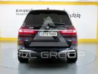 2021 BMW X7