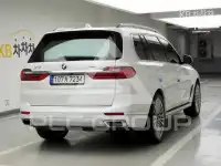 2021 BMW X7