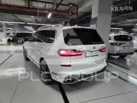 2021 BMW X7
