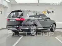 2021 BMW X7