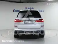 2021 BMW X7