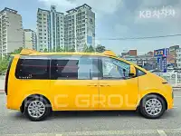 2021 Hyundai Staria