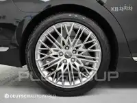 2021 Genesis G90