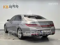 2021 Genesis G90