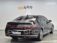 2021 Genesis G90