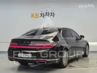 2021 Genesis G90