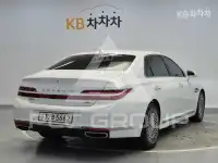2021 Genesis G90