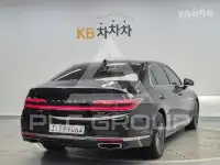 2021 Genesis G90