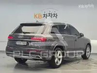 2021 Audi Q7