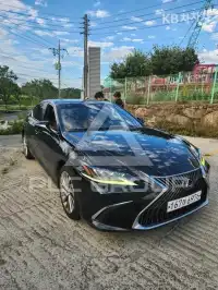 2021 Lexus ES