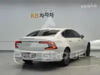 2021 Volvo S90