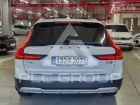 2021 Volvo V90