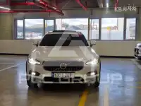 2021 Volvo V90