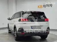 2021 Peugeot 5008