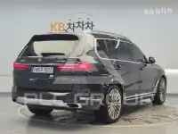 2022 BMW X7