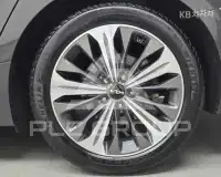 2022 KIA K8