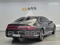 2022 Genesis G90